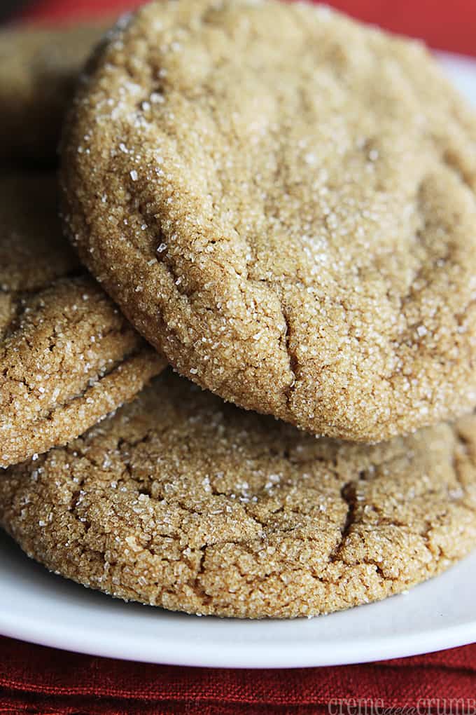 close up of gingersnaps on a plate.