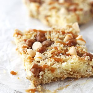 Caramel Cheesecake Crumble Bars