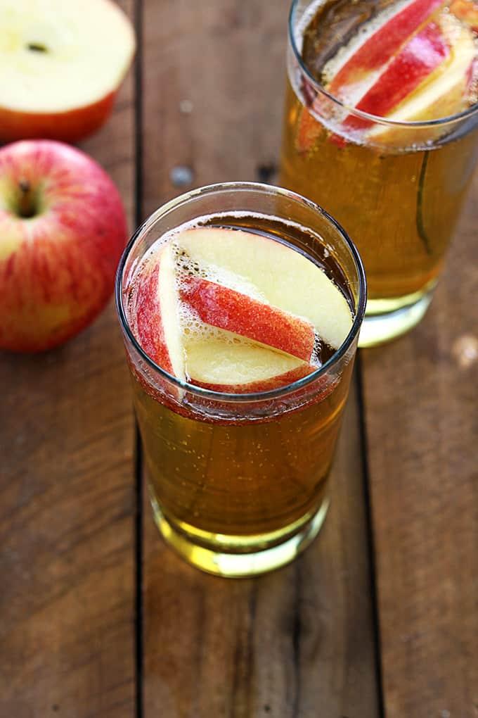 Homemade Sparkling Apple Cider + Giveaway | Creme De La Crumb