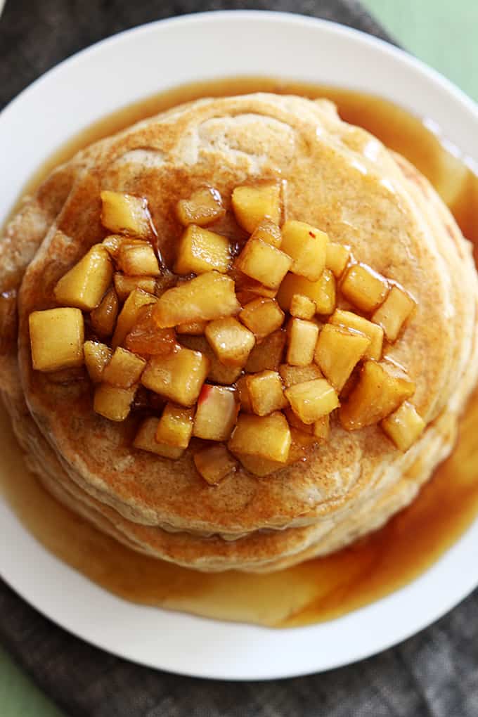 Apple Cinnamon Pancakes | Creme De La Crumb