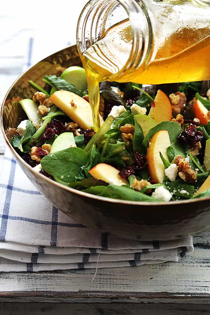 Salade pommes-canneberges-noix