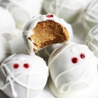 Pumpkin Cheesecake Truffle Mummies (No Bake)