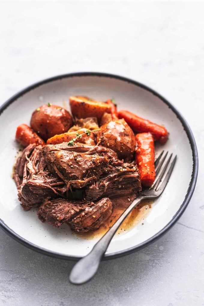 SLOW COOKER BEEF ROAST recipe make extra juicy, tender, and tasty in your crockpot (or pressure cooker) | lecremedelacrumb.com