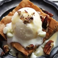 Applebee's Butternut Blondie with Cream Sauce