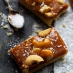 Caramel Cashew Shortbread Bars | Creme de la Crumb