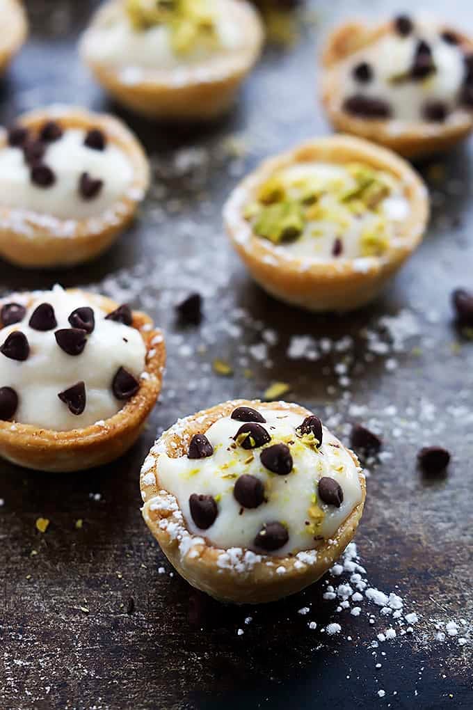 Mini Cannoli Bites [www.lecremedelacrumb.com]