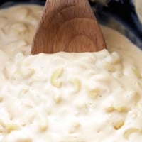 Slow Cooker 4 Cheese Macaroni | Creme de la Crumb