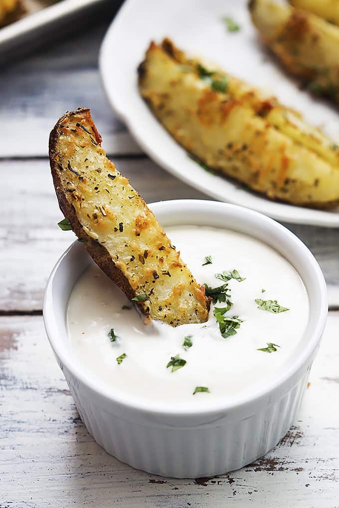 Baked Garlic Parmesan Potato Wedges | Creme de la Crumb