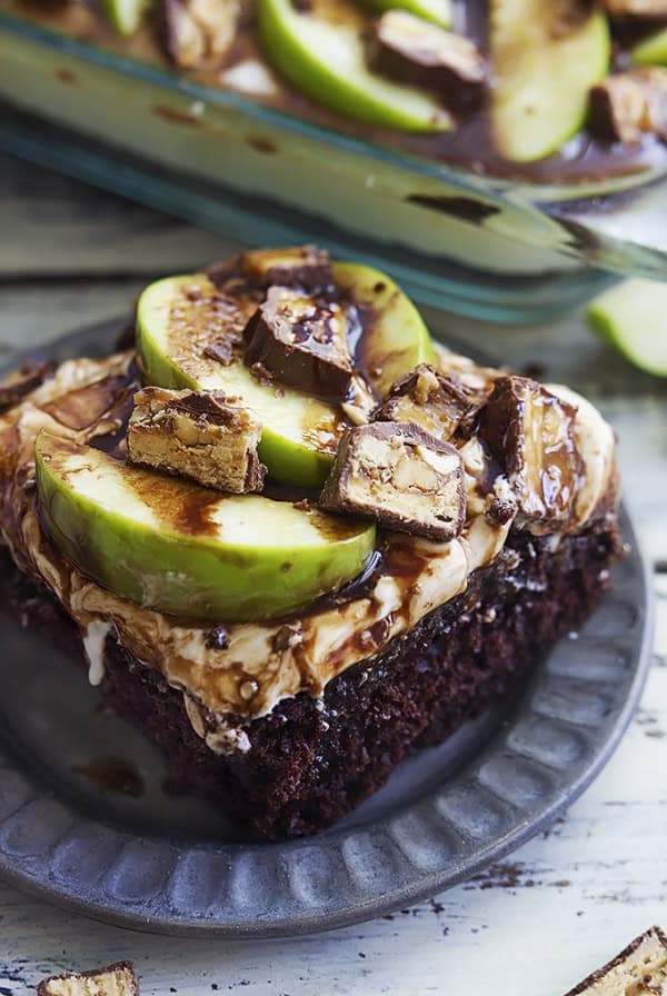 Caramel Apple Snickers Cake | Creme de la Crumb