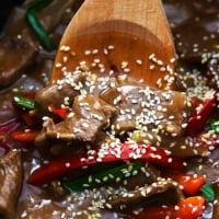 Slow Cooker Sesame Beef recipe | Creme de la Crumb