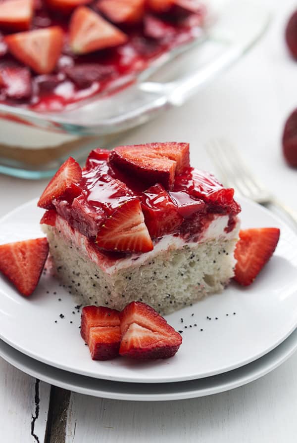 Strawberry Poppyseed Cake | Creme de la Crumb