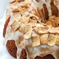 Cinnamon Toast Crunch Bundt Cake | Creme de la Crumb
