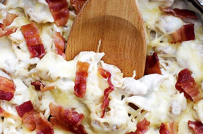 Cheesy Bacon Alfredo Shells | Creme de la Crumb