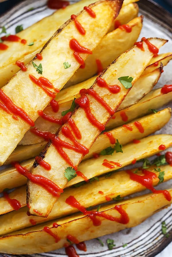 Baked Garlic Sriracha Fries | Creme de la Crumb