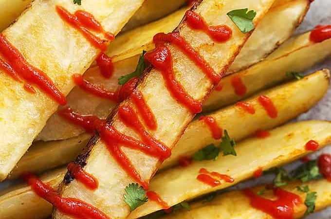 Baked Garlic Sriracha Fries | Creme de la Crumb