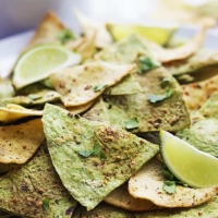 Baked Guacamole Tortilla Chips | Creme de la Crumb