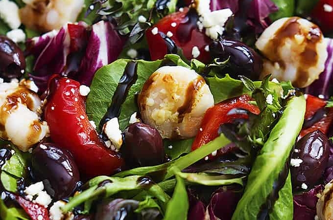 Mediterranean Garlic Shrimp Salad | Creme de la Crumb