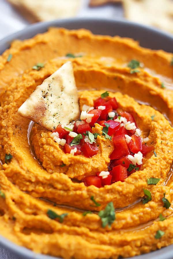 Roasted Red Pepper Hummus | Creme de la Crumb