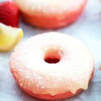 Strawberry Lemonade Donuts | Creme de la Crumb