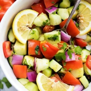Tomato Cucumber Salad | Creme de la Crumb