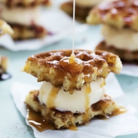 Snickerdoodle Waffle Ice Cream Sandwiches | Creme de la Crumb