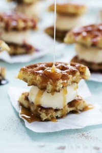 Snickerdoodle Waffle Ice Cream Sandwiches | Creme de la Crumb