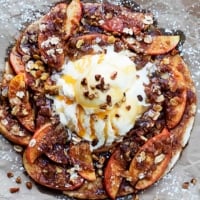 Apple Crumble Flatbread | Creme de la Crumb