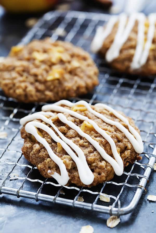 Apple Oatmeal Cookies | Creme de la Crumb