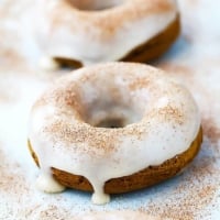 3 Ingredient Baked Pumpkin Donuts | Creme de la Crumb