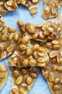 Microwave Peanut Brittle | Creme de la Crumb