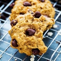 Pumpkin Oat Chocolate Chip Cookies | Creme de la Crumb