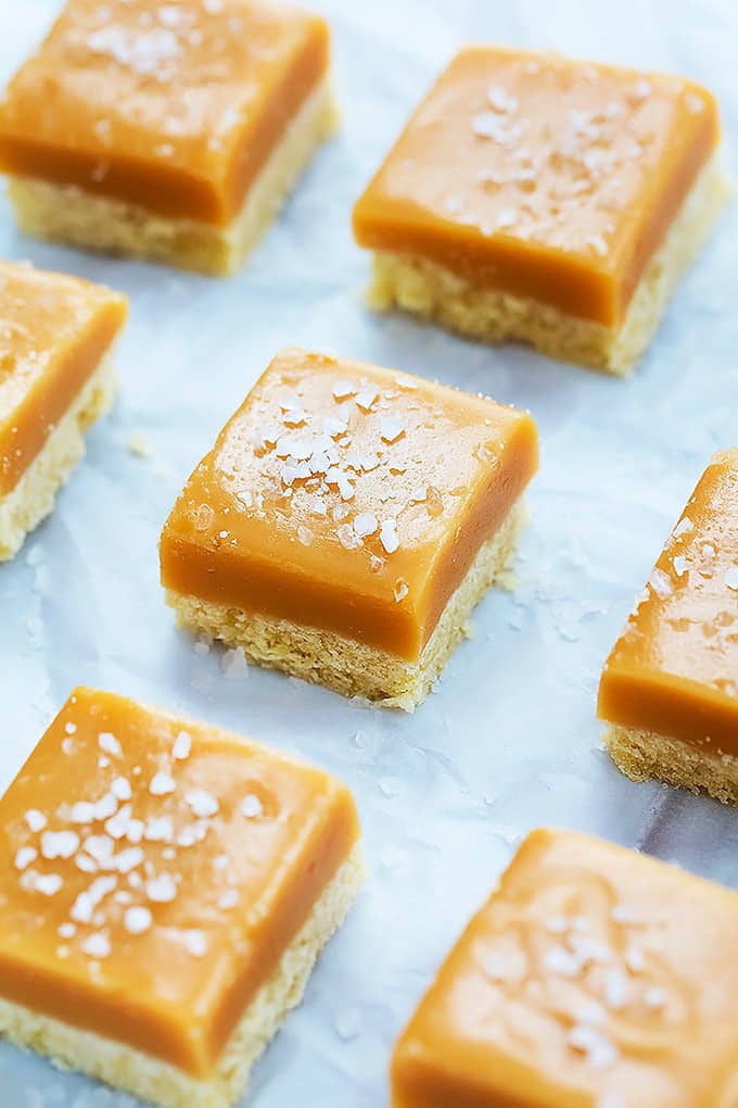 Sucrette cake with salted butter caramels or large shortbread