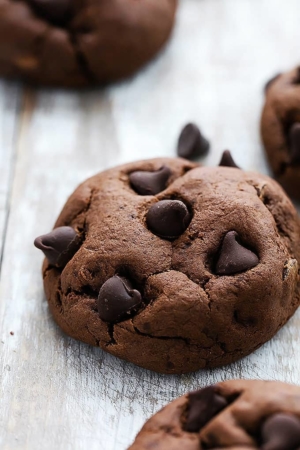 Fudgy Double Chocolate Cookies | Creme de la Crumb