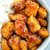 Slow Cooker Honey Sesame Chicken | Creme de la Crumb