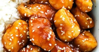 Slow Cooker Honey Sesame Chicken | Creme de la Crumb