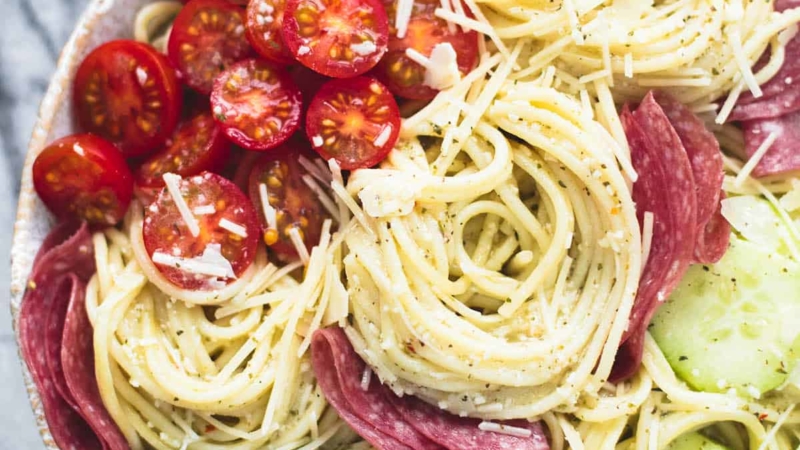 Creamy Italian Spaghetti Pasta Salad | Creme de la Crumb