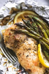 Lemon Chicken & Asparagus Foil Packs | lecremedelacrumb.com