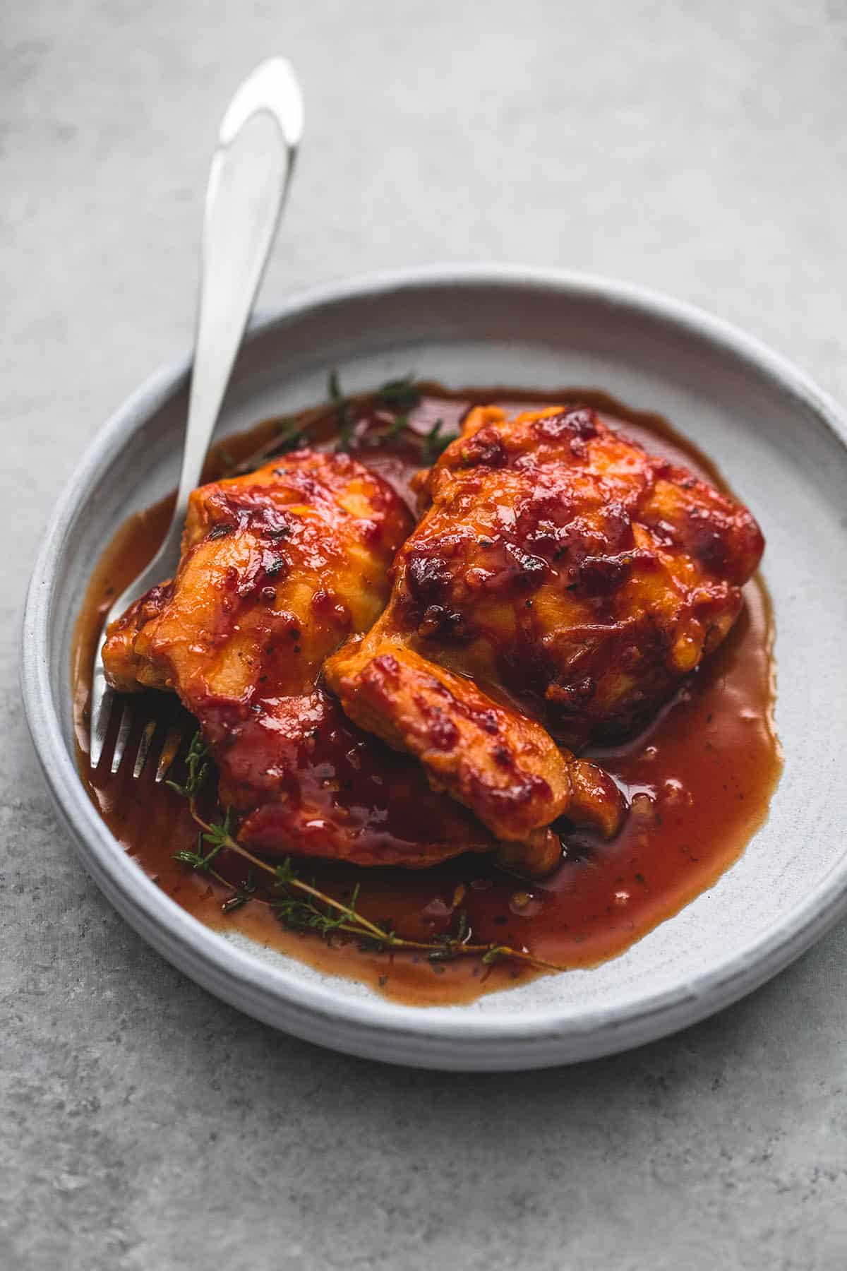 Slow Cooker Honey Garlic Chicken | lecremedelacrumb.com