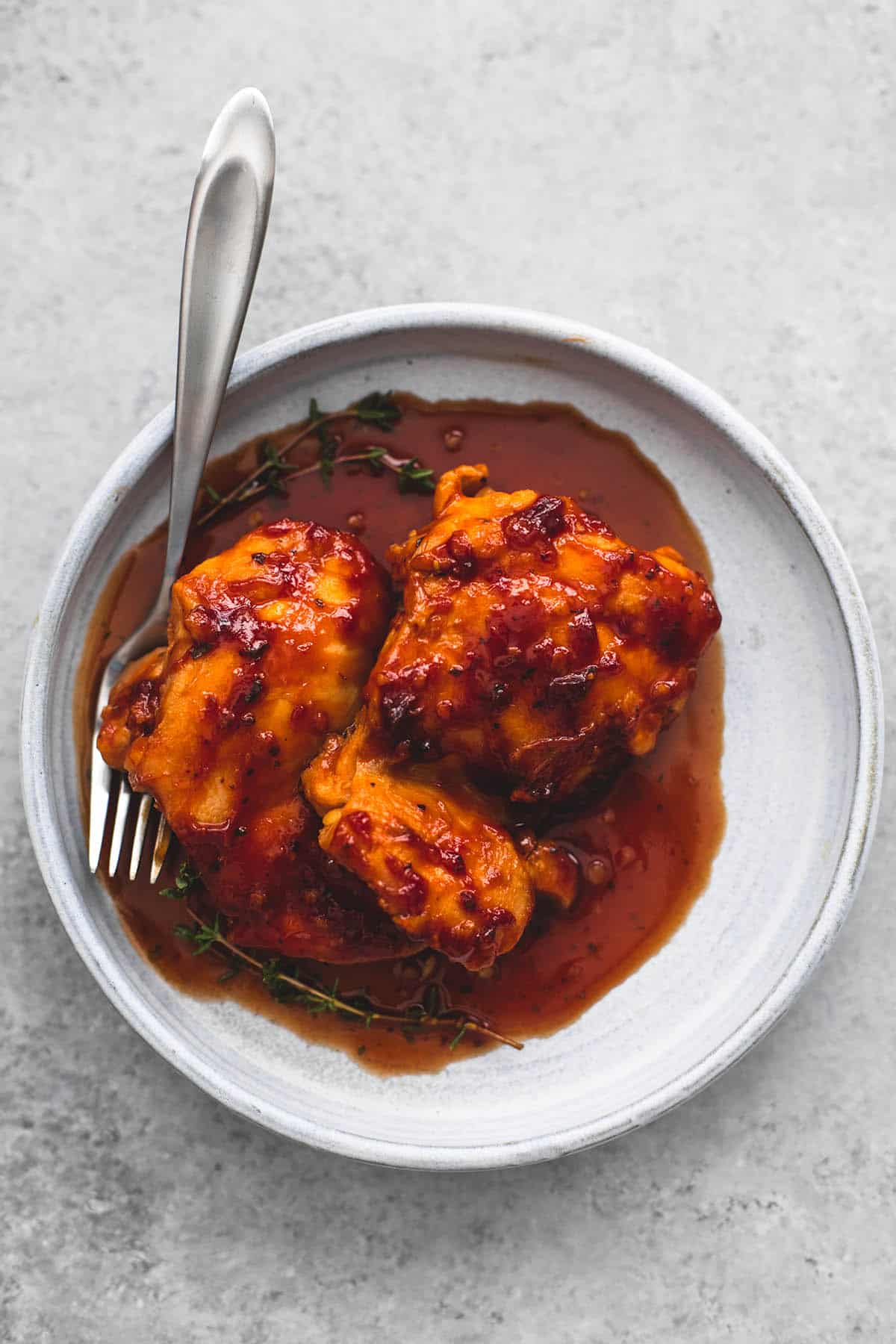 Slow Cooker Honey Garlic Chicken | lecremedelacrumb.com