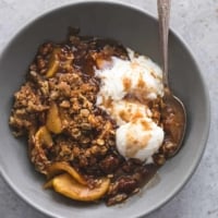 Best Easy Apple Crisp | lecremedelacrumb.com