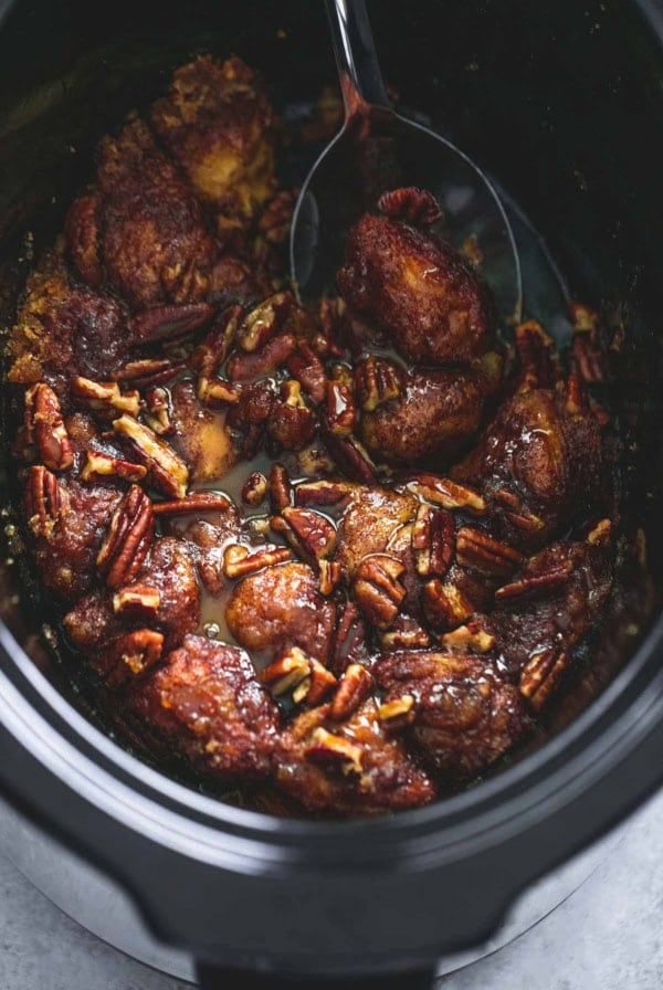 Slow Cooker Caramel Pecan Monkey Bread | lecremedelacrumb.com