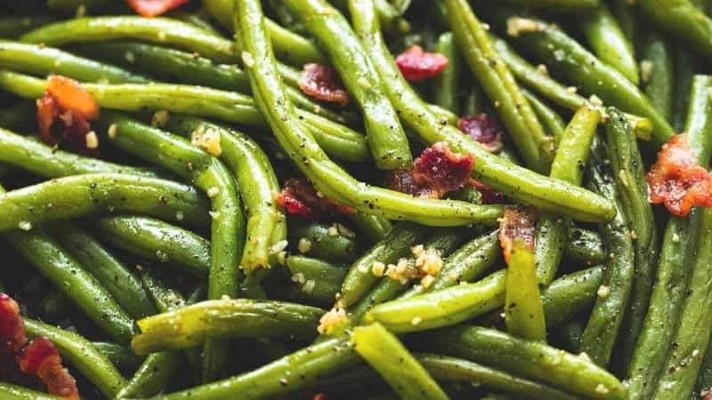 Brown Sugar Green Beans with Bacon | lecremedelacrumb.com