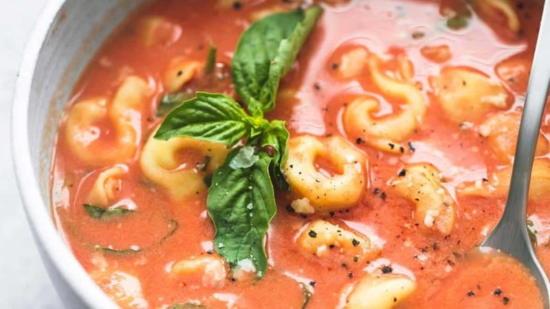 Slow Cooker Tomato Basil Tortellini Soup | lecremedelacrumb.com