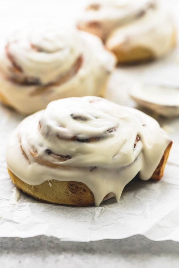 Best Cinnamon Roll Icing | lecremedelacrumb.com