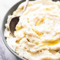 Garlic Sour Cream Mashed Potatoes | lecremedelacrumb.com