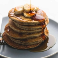 Easy Oatmeal Pancakes | lecremedelacrumb.com