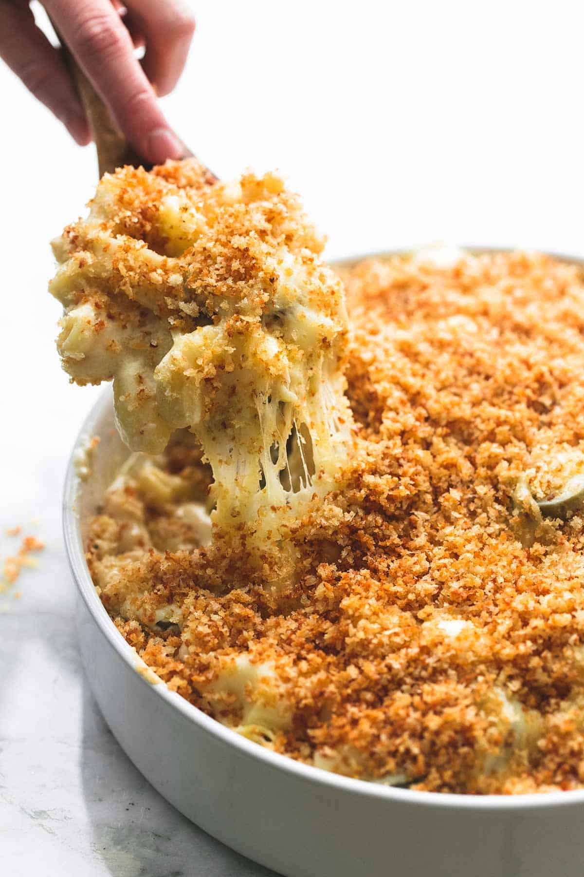 Baked Jalapeño Popper Macaroni & Cheese | lecremedelacrumb.com