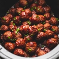 Slow Cooker 3 Ingredient Sweet 'n Spicy Party Meatballs | lecremedelacrumb.com