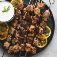 Beef Souvlaki Kebabs with Tzatziki Sauce | lecremedelacrumb.com