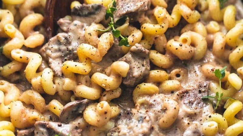 Slow Cooker Creamy Beef Stroganoff | lecremedelacrumb.com